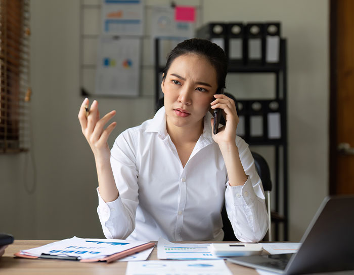 Manager Demands Ex-Employee Come Into Work, They Laugh In Her Face