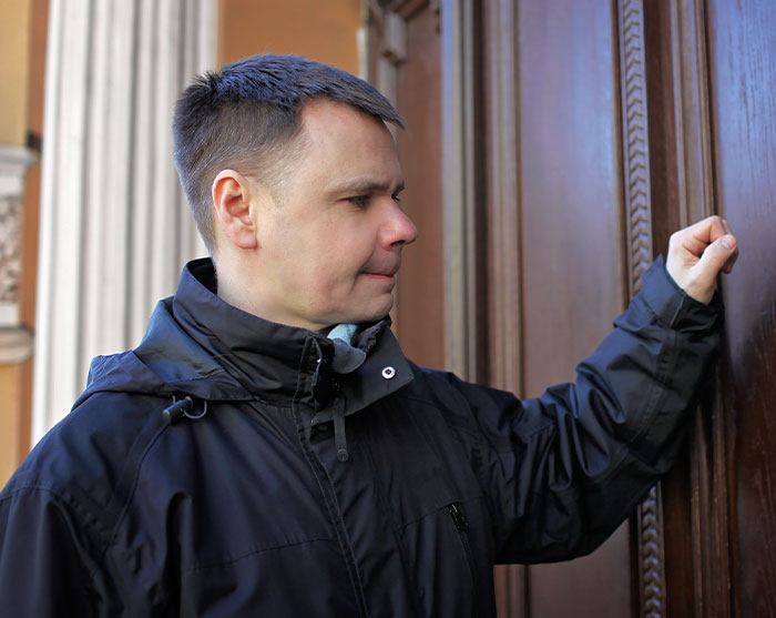 Guy Prides Himself In Stealing Another Guy&rsquo;s Girlfriend, Receives Revenge A Few Years Later