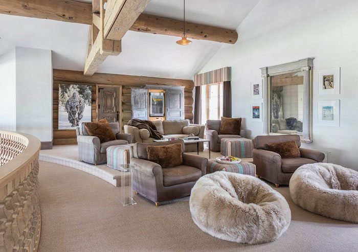 Living room with creamy furniture and white walls Living room with creamy furniture and white walls