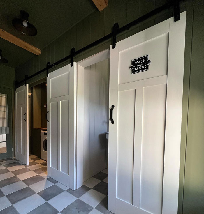 White barn doors in kitchen White barn doors in kitchen