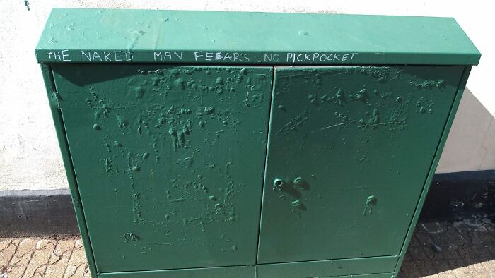 El hombre desnudo no teme a los carteristas