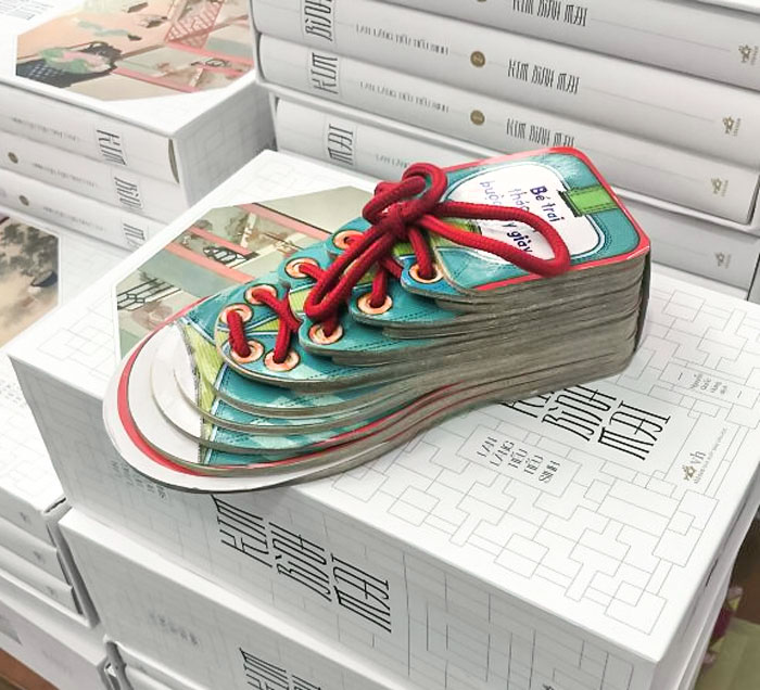 This Book Teaches Children How To Tie Their Shoes