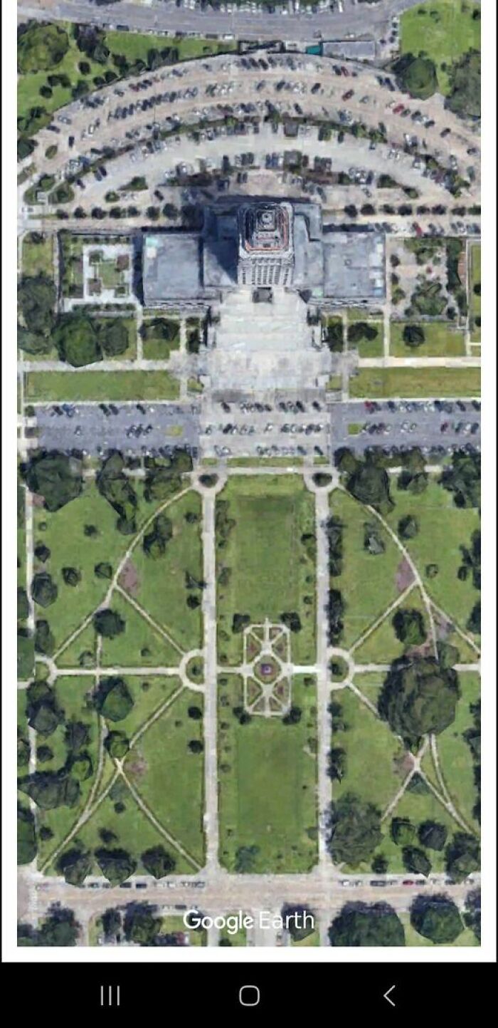 Louisiana State Capitol And Grounds