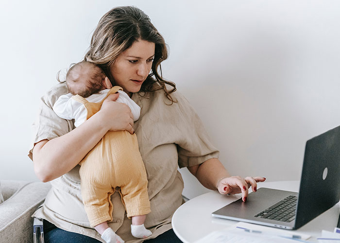 US Mom Of 6-Week-Old Shocked At The Reality She&rsquo;d Need To Be Going Back To Work Now