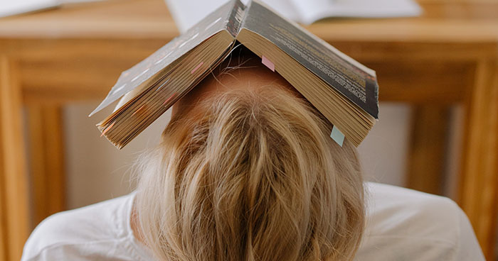 20 Personas que invirtieron muchas horas en algo que terminó siendo inútil o irrelevante