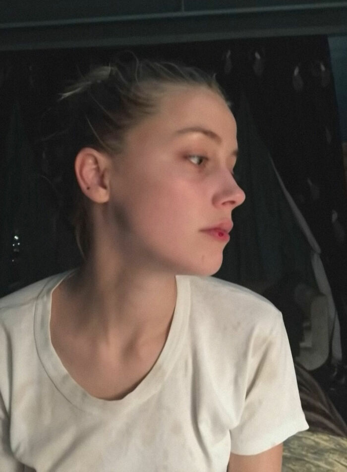 The Time Johnny Performed A "Cavity Search" On Amber