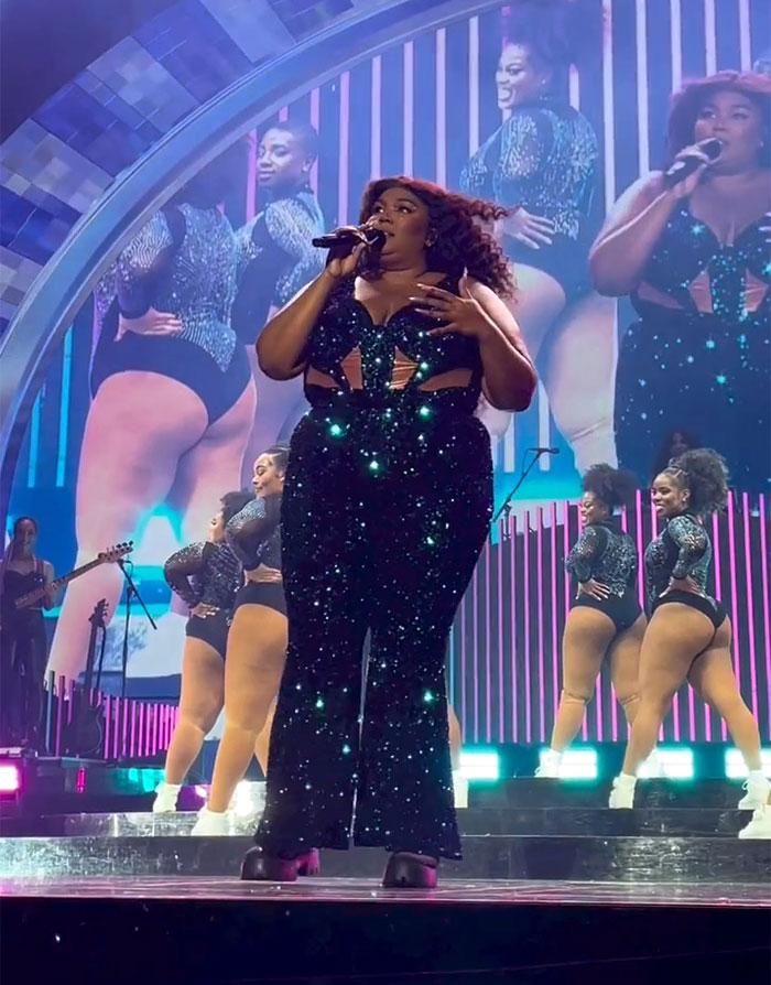 “My Soul Is Crushed”: Fans React As Lizzo Accused Of Harassment And Weight-Shaming “My Soul Is Crushed”: Fans React As Lizzo Accused Of Harassment And Weight-Shaming