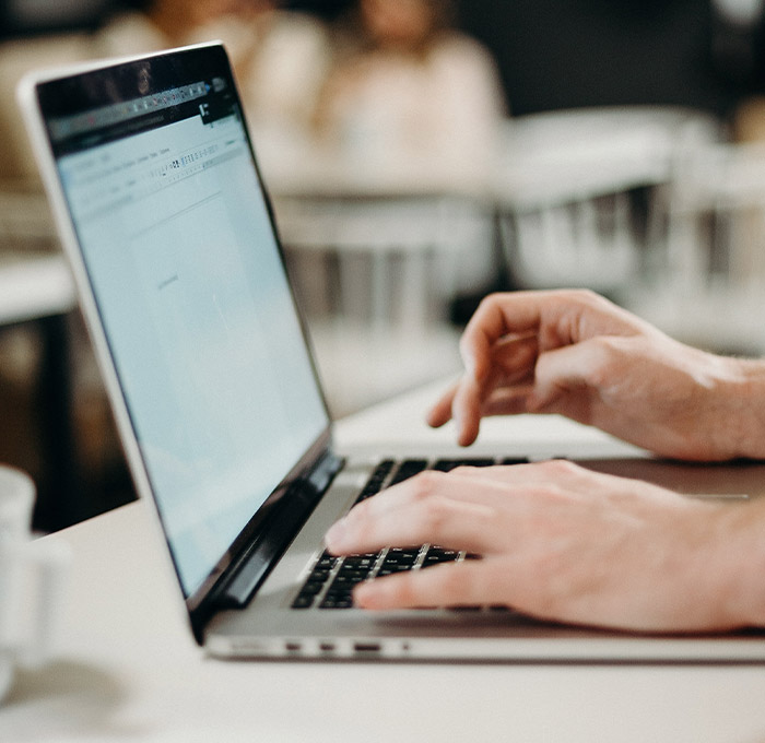 “It’s An Easy $500”: 30 People Reveal Side Hustles That Help Them Get By