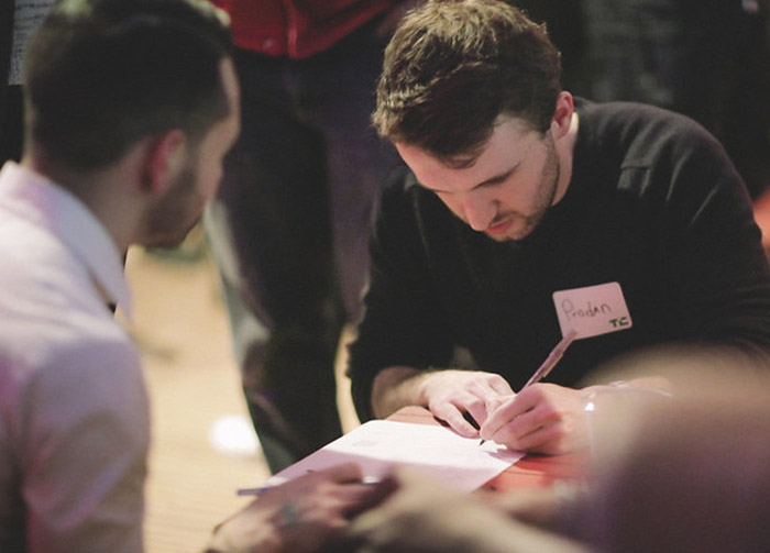 “It’s An Easy $500”: 30 People Reveal Side Hustles That Help Them Get By