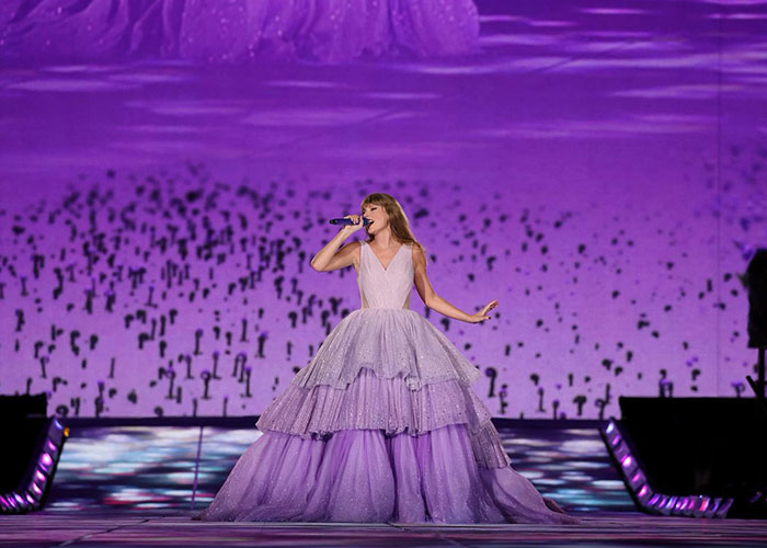 People Applaud Man For Paying His College Tuition After Selling Taylor Swift Tickets For $14K