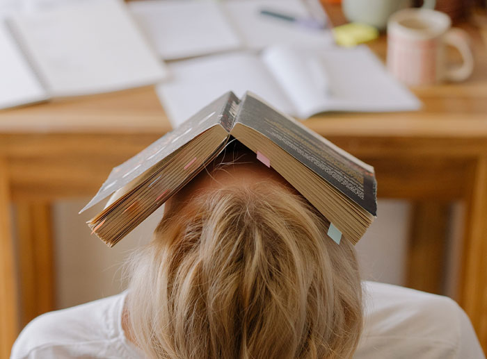 30 Adults Share The Worst Things Their Teachers Did That They Still Can’t Get Over