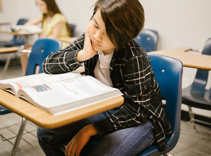 30 Adults Share The Worst Things Their Teachers Did That They Still Can’t Get Over