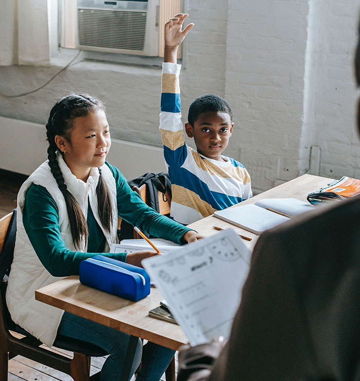 30 Adults Share The Worst Things Their Teachers Did That They Still Can’t Get Over