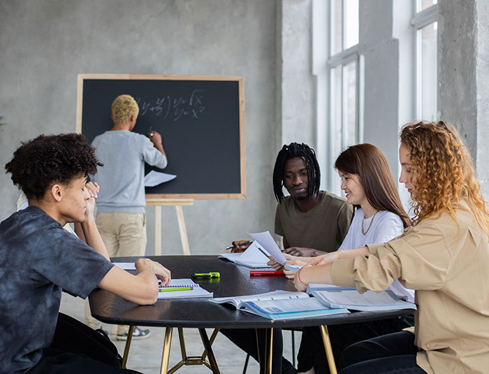 30 Adults Share The Worst Things Their Teachers Did That They Still Can’t Get Over