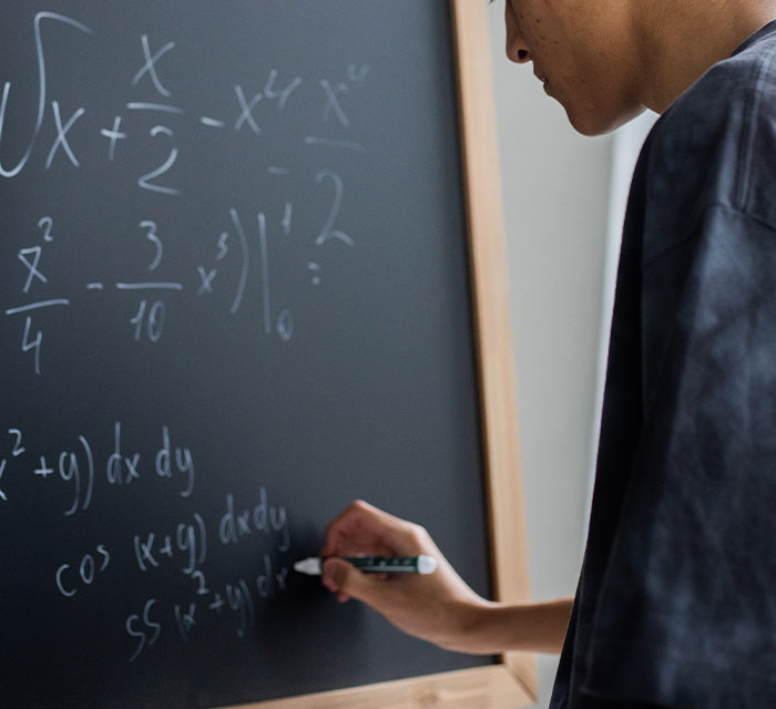 30 Adults Share The Worst Things Their Teachers Did That They Still Can’t Get Over