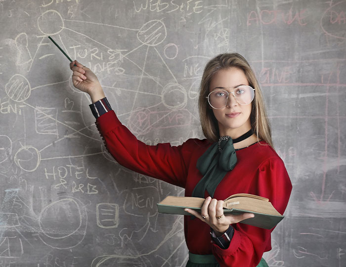 30 Adults Share The Worst Things Their Teachers Did That They Still Can’t Get Over