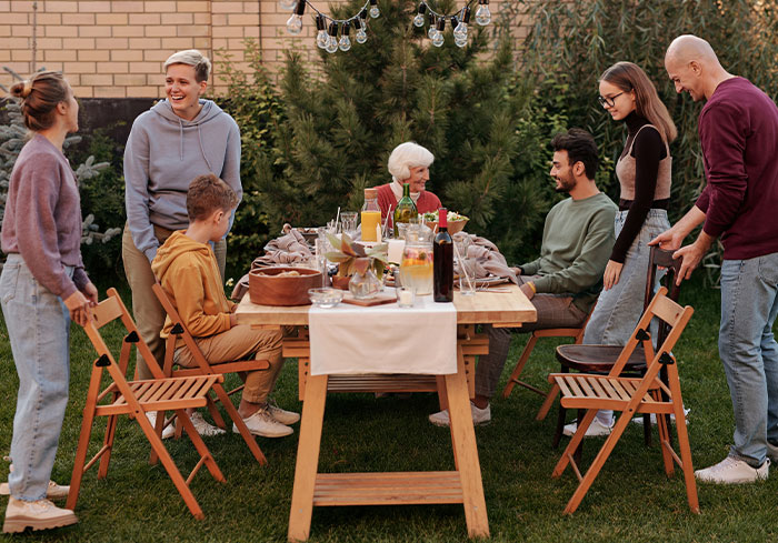 &ldquo;We Don&rsquo;t Owe Her A Family&rdquo;: Woman Is Rejected After Inviting Herself To Fianc&eacute;&rsquo;s Family Trip