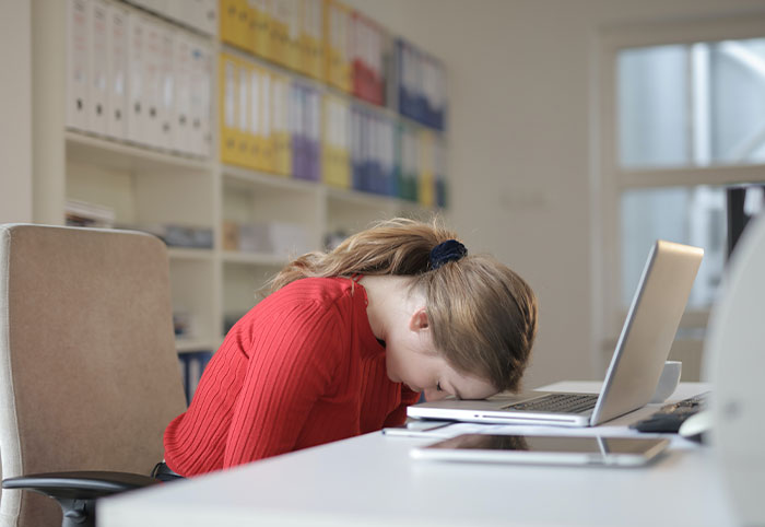 30 People Share Social Norms That They Find Weird, Make A Lot Of Hilariously Valid Points