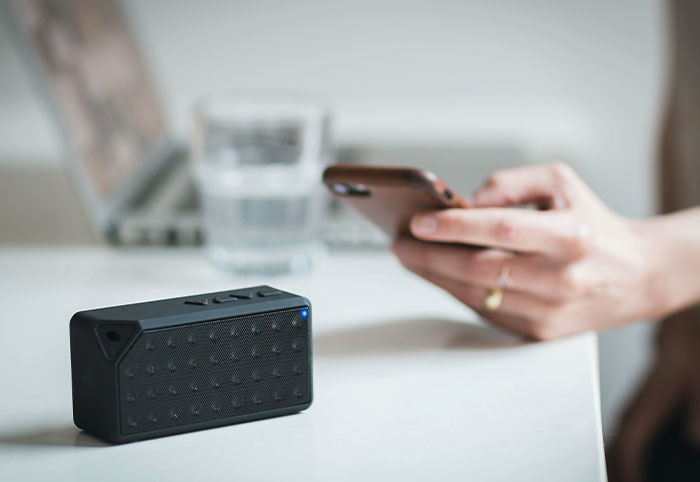 30 People Share Social Norms That They Find Weird, Make A Lot Of Hilariously Valid Points