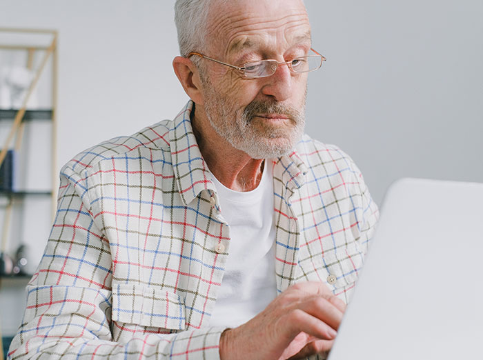 30 People Share Social Norms That They Find Weird, Make A Lot Of Hilariously Valid Points