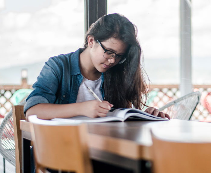 30 People Share Social Norms That They Find Weird, Make A Lot Of Hilariously Valid Points