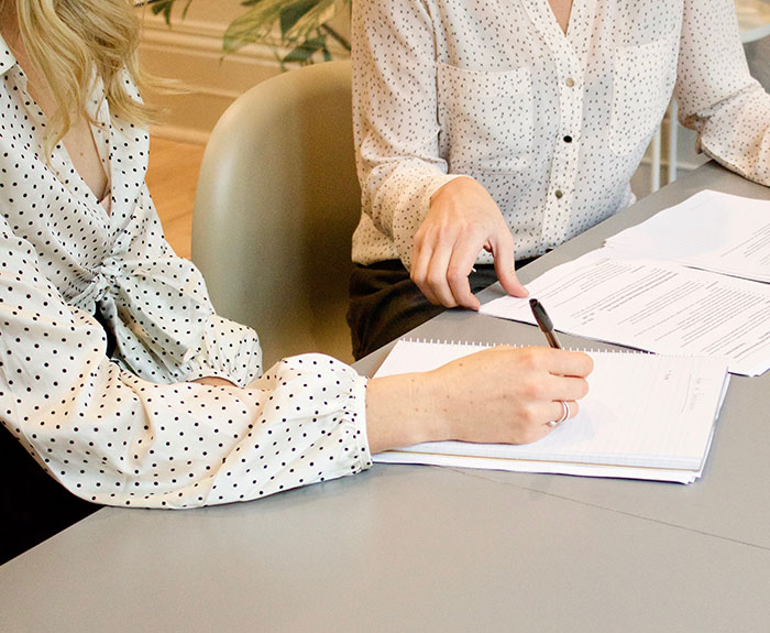 30 People Share Social Norms That They Find Weird, Make A Lot Of Hilariously Valid Points