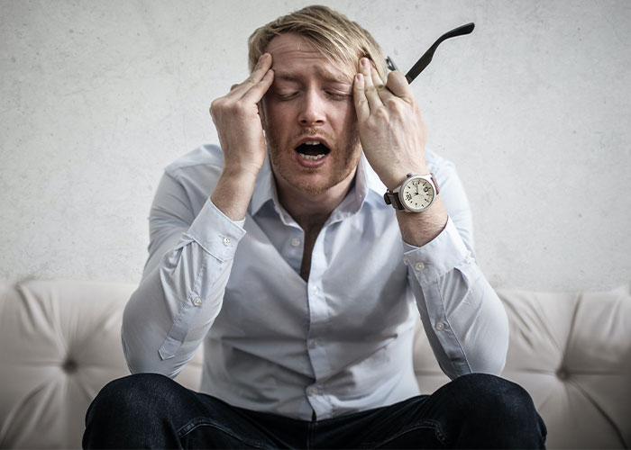 Exhausted Husband Working 84-Hour Weeks Considers Divorce After Wife Won&rsquo;t Go Back To Work