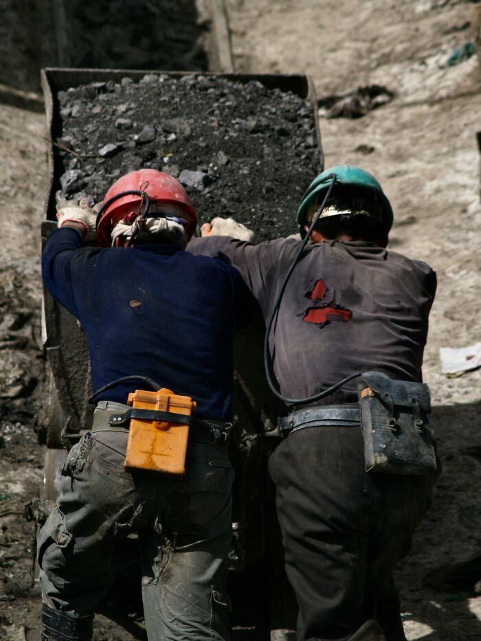 Never The Same: 45 Of The Darkest Family Secrets These People Found Out