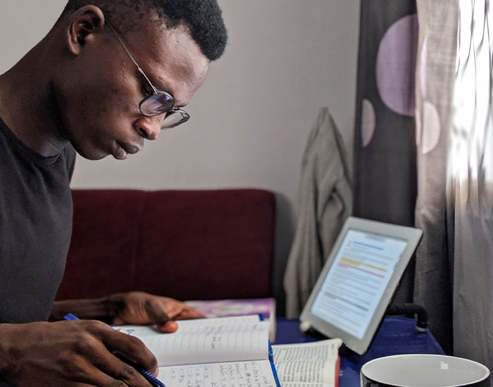 "It's About Not Going Mental": 30 People Share How Much Work They Actually Do At Their Office Job