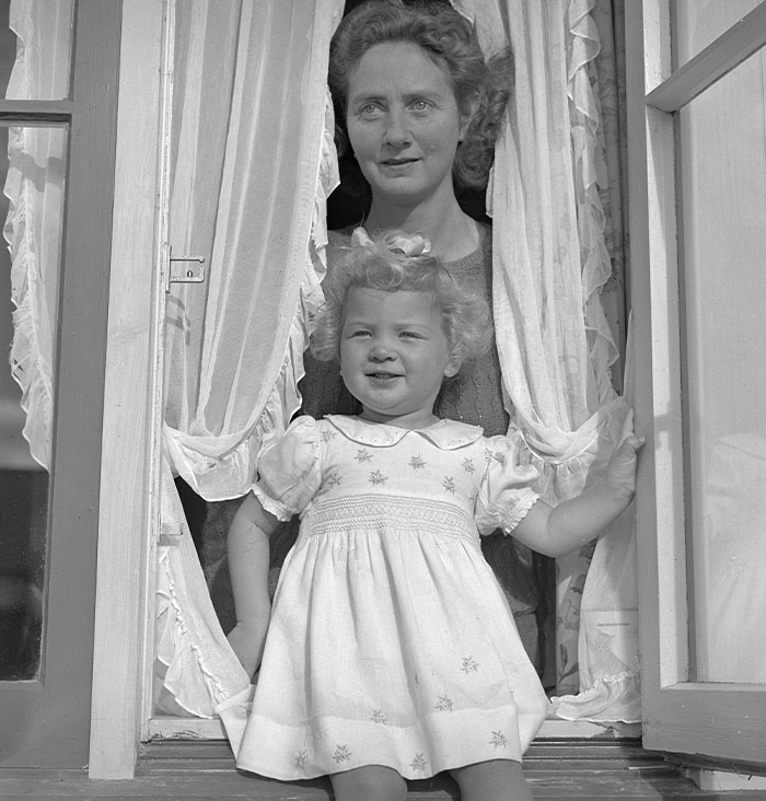 “That Was Gutsy”: 30 Old People Share What Life Was Like For Their Grandparents