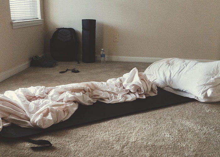 "She Poisoned My Food": 30 People Share Their Roommate From Hell Stories