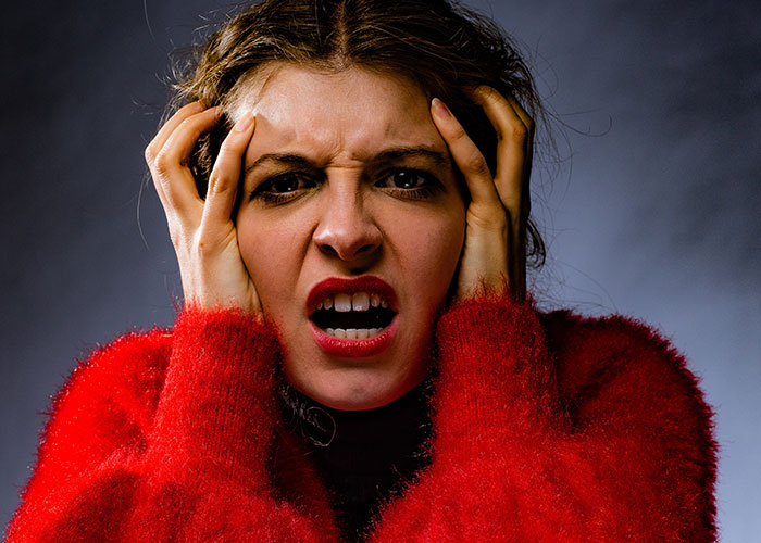 "She Poisoned My Food": 30 People Share Their Roommate From Hell Stories