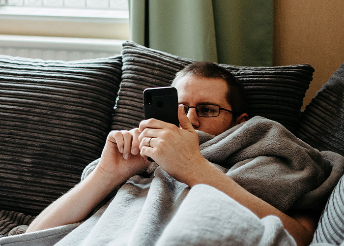 "She Poisoned My Food": 30 People Share Their Roommate From Hell Stories