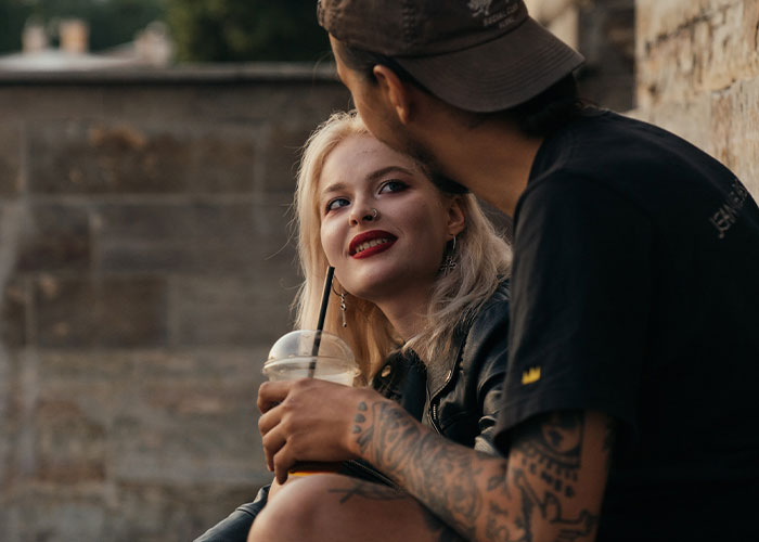 "She Poisoned My Food": 30 People Share Their Roommate From Hell Stories