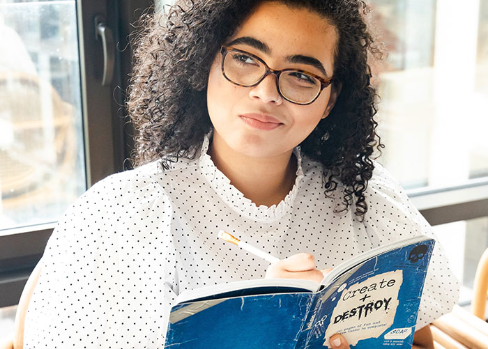 “My Brain Still Thinks I’m 25”: People Reveal The Worst Things About Their Current Age