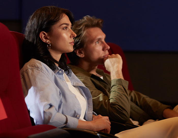 Mom Feels Entitled To Guy&rsquo;s Seats So She Can Watch &lsquo;Barbie&rsquo; With Her Daughter, He Refuses To Move