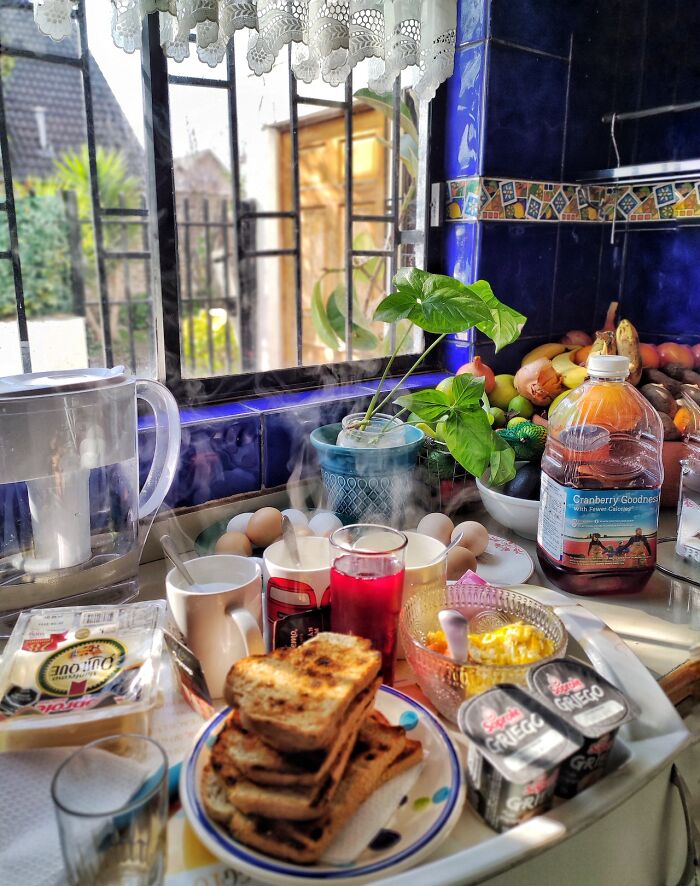 “What’s Something In [A Person’s] Kitchen That Immediately Tells You They’re A Good Cook?”