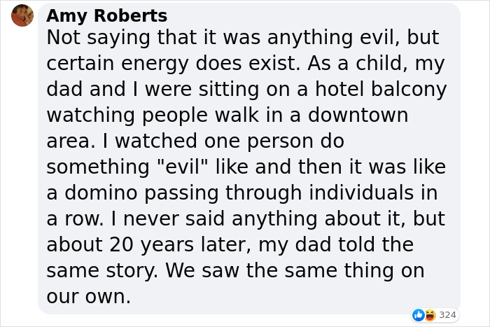 Lana Del Rey&rsquo;s Mexico Performance Goes Viral After Crowd Gets Hit By A Mysterious Force