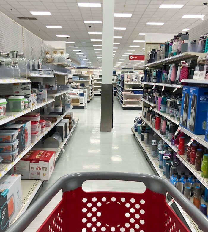 There's Not Enough Room For The Cart To Get By