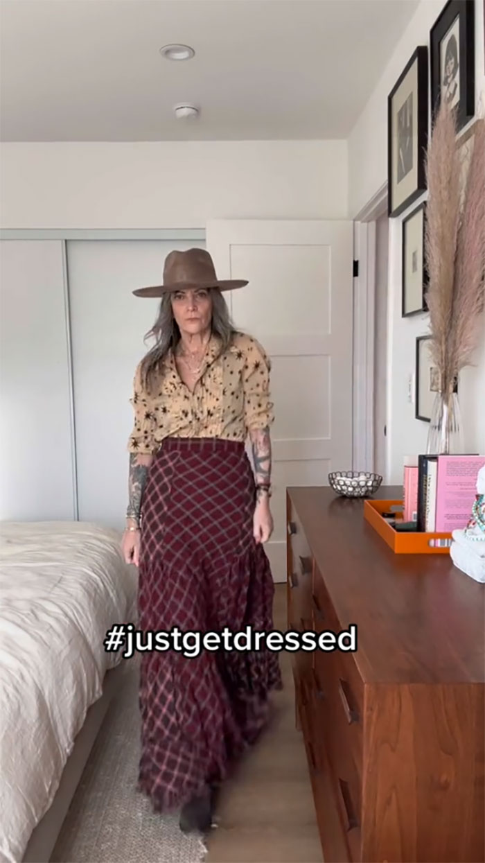 62-Year-Old Woman Shows You Don’t Have To Dress ‘Old’, Goes Viral 62-Year-Old Woman Shows You Don’t Have To Dress ‘Old’, Goes Viral