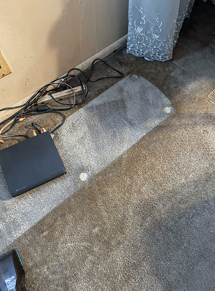 This Is What 10 Years Of Heavy Smoking Did To My Grandma's Carpet