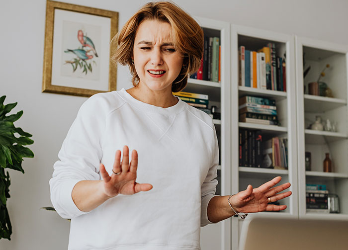 &ldquo;Do I Have &lsquo;STUPID&rsquo; Written On My Forehead?&rdquo;: Woman Walks Out Of Interview After Being Tricked