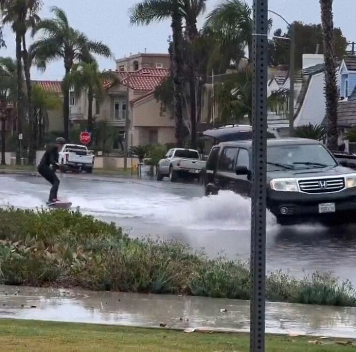Earthquake And Storm Hit California, People Are Forced To Climb Trees To Escape Floodwaters And Mudslides