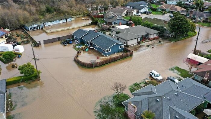 Earthquake And Storm Hit California, People Are Forced To Climb Trees To Escape Floodwaters And Mudslides