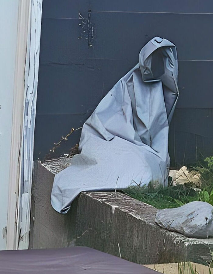 The Discarded Grill Cover In The Backyard Scared The Life Out Of Me