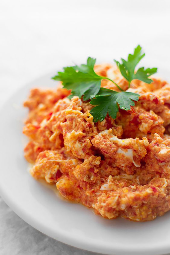 Greek Scrambled Eggs With Tomato & Feta (Strapatsada)