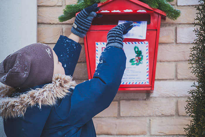 50 Weirdest Lies Told By Parents That People Caught On To Way Too Late