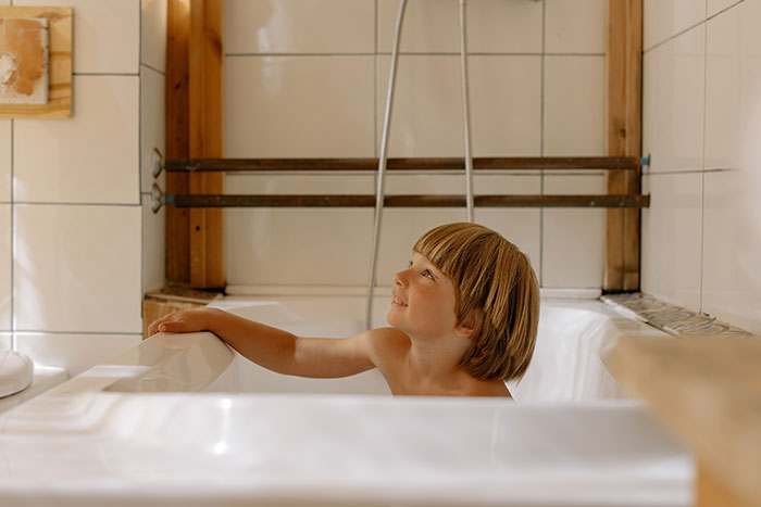 50 Weirdest Lies Told By Parents That People Caught On To Way Too Late