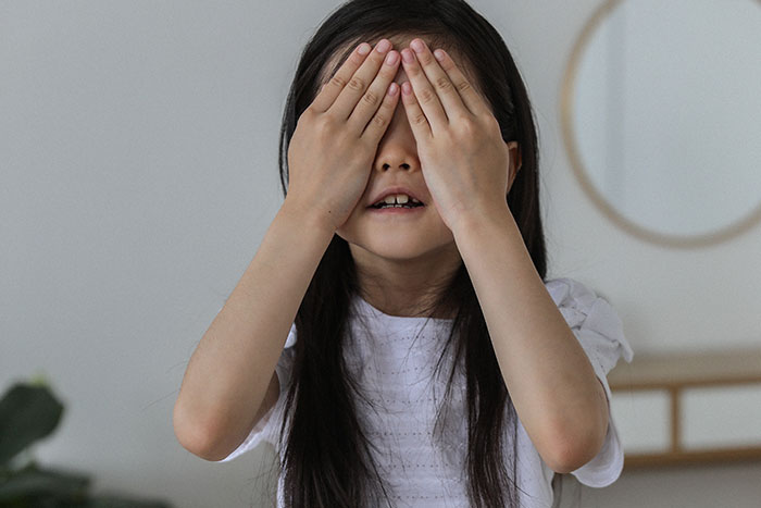 50 Weirdest Lies Told By Parents That People Caught On To Way Too Late