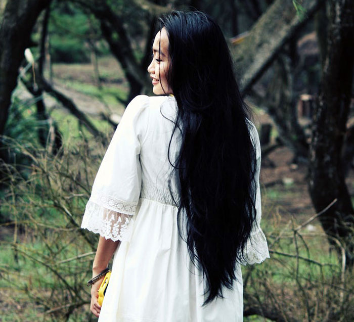 &ldquo;Not Sure If I Can Move Past This&rdquo;: Dad Furious After Wife Pressures Daughter To Shave Her Head